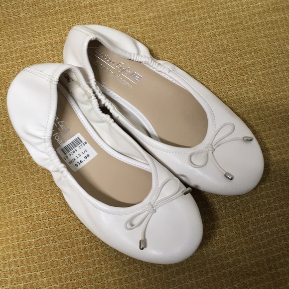American Eagle By Payless Other - Girls Size 13.5 White Slip On Shoes AE Memory Foam